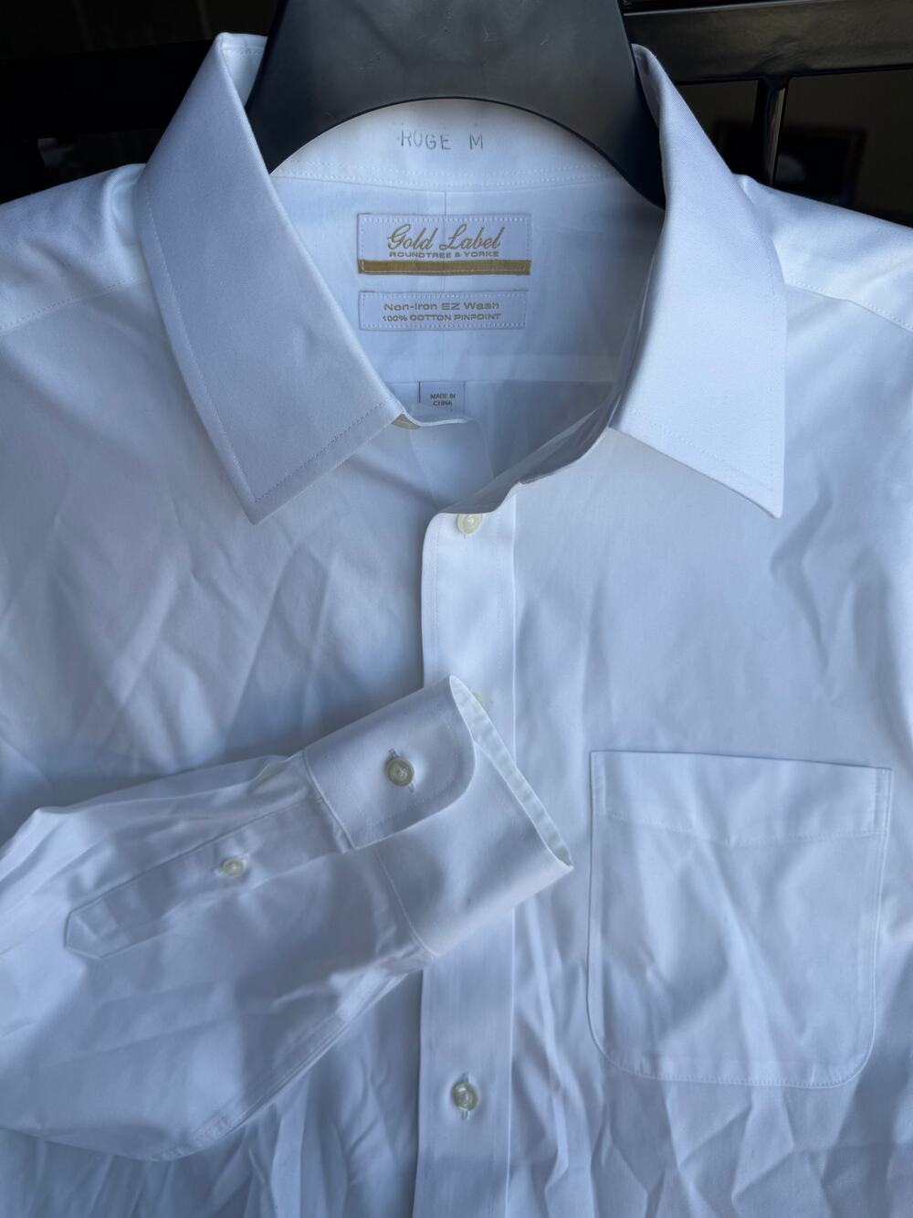 Gold Label Roundtree & Yorke Men’s Dress Shirt Medium White Non-Iron 100% Cotton